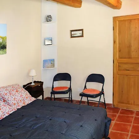 Holiday home Charming With Private Garden, Revest-du-Bion