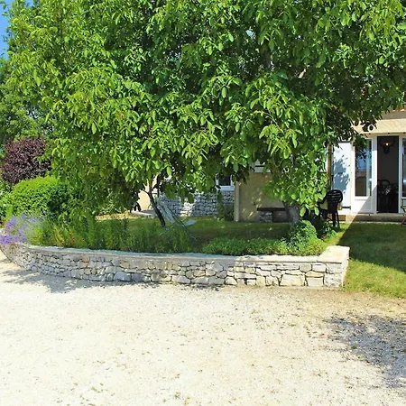 Charming With Private Garden, * Revest-du-Bion