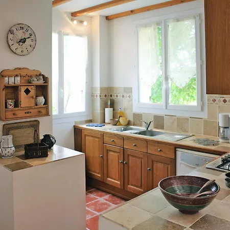Holiday home Charming With Private Garden,