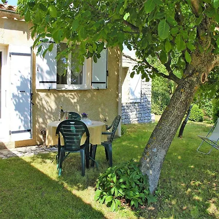 Holiday home Charming With Private Garden, Revest-du-Bion