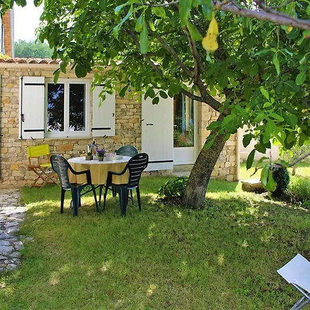 Holiday home Charming With Private Garden,