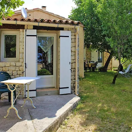 Charming With Private Garden, Holiday home