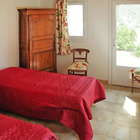 Holiday home Charming With Private Garden,
