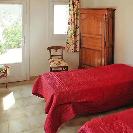Holiday home Charming With Private Garden, Revest-du-Bion